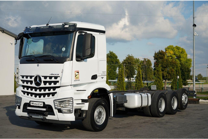 Mercedes-Benz AROCS 3248 / 8X4 / TRIDEM / RAMA POD ZABUDOWE 8 M / OŚ SKRETNA I - Грузовик-шасси: фото 3 Mercedes-Benz AROCS 3248 / 8X4 / TRIDEM / RAMA POD ZABUDOWE 8 M / OŚ SKRETNA I - Грузовик-шасси: фото 3