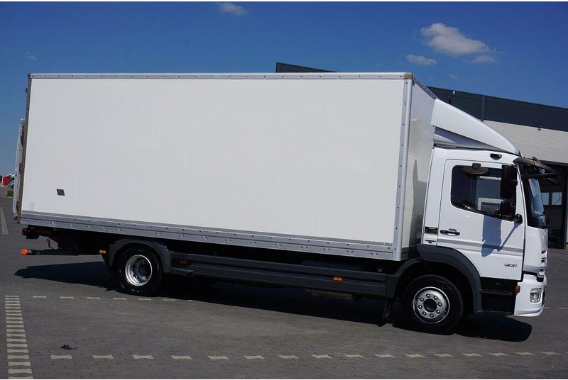 Mercedes-Benz ATEGO / 1221 / ACC / EURO 6 / KONTENER + WINDA / 17 PALET - Грузовик с закрытым кузовом: фото 4 Mercedes-Benz ATEGO / 1221 / ACC / EURO 6 / KONTENER + WINDA / 17 PALET - Грузовик с закрытым кузовом: фото 4