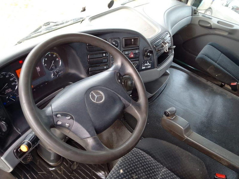 Mercedes-Benz Actros 1836 - Портальный бункеровоз: фото 5 Mercedes-Benz Actros 1836 - Портальный бункеровоз: фото 5