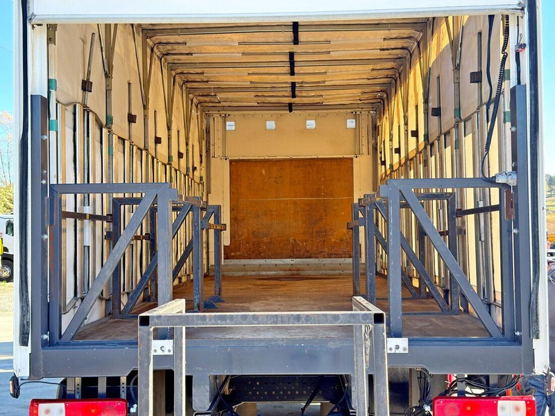 Грузовик с закрытым кузовом Renault T380: фото 10