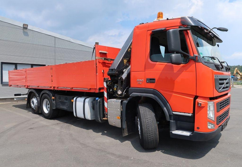 Volvo FM 330 6x2 - Грузовик бортовой/ Платформа, Автоманипулятор: фото 1 Volvo FM 330 6x2 - Грузовик бортовой/ Платформа, Автоманипулятор: фото 1