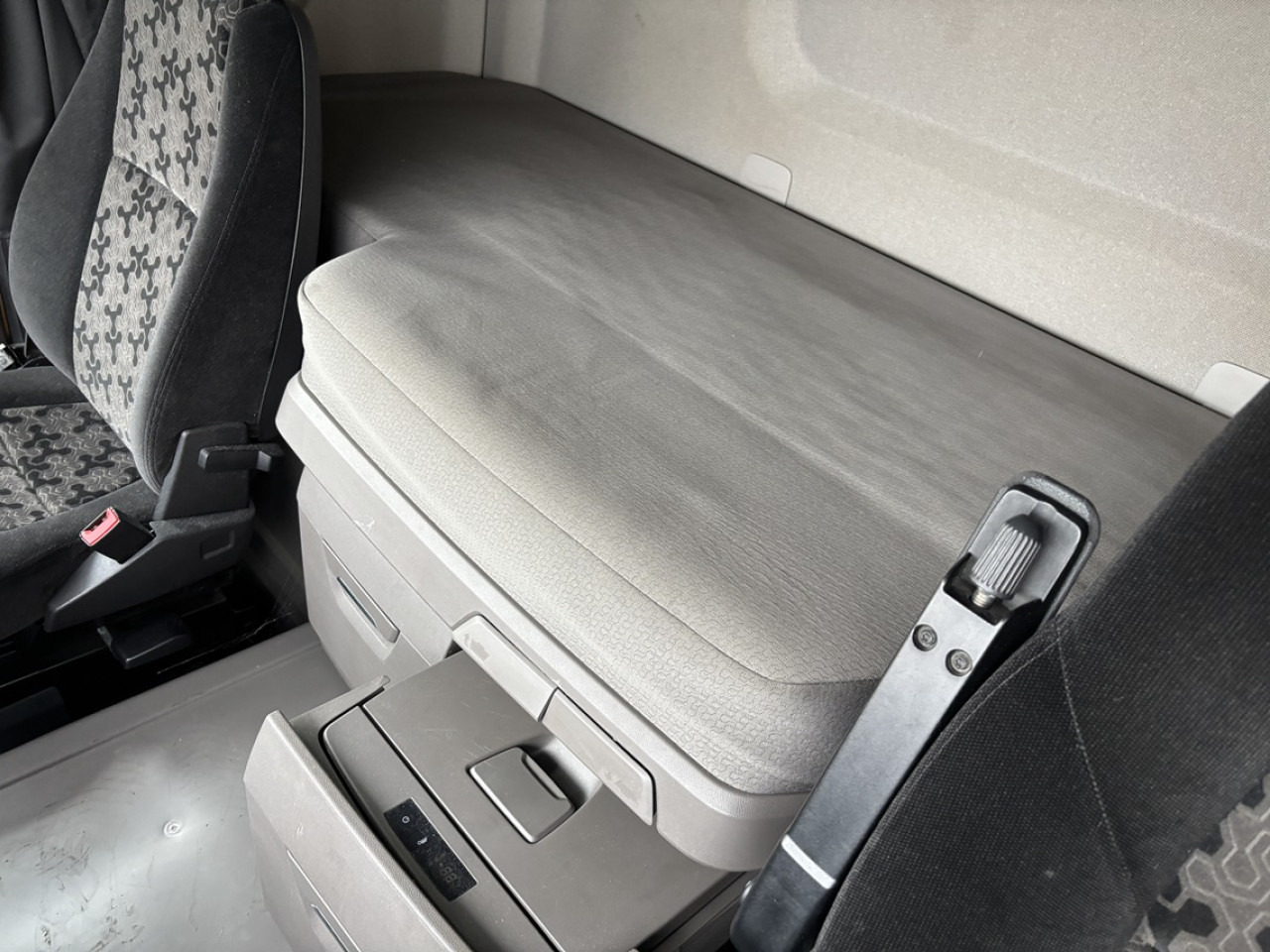 SCANIA R 500 A4x2NA - Тягач: фото 4 SCANIA R 500 A4x2NA - Тягач: фото 4