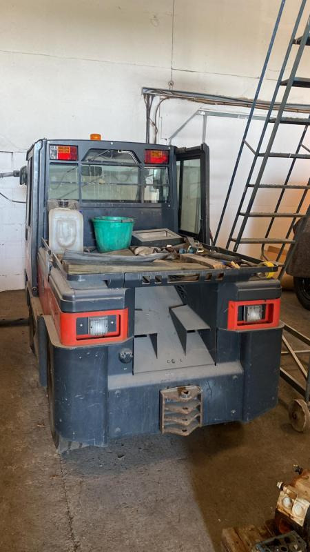 Linde Electric Tug P250 - Складской тягач: фото 3 Linde Electric Tug P250 - Складской тягач: фото 3