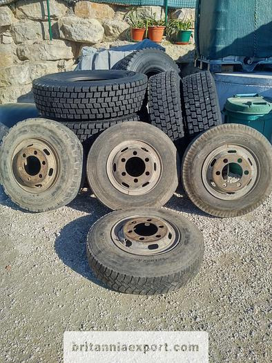 4 x used 7.50-16 LT tyres on 6 studs rims for Toyota Dyna 300 - Колесо: фото 1 4 x used 7.50-16 LT tyres on 6 studs rims for Toyota Dyna 300 - Колесо: фото 1