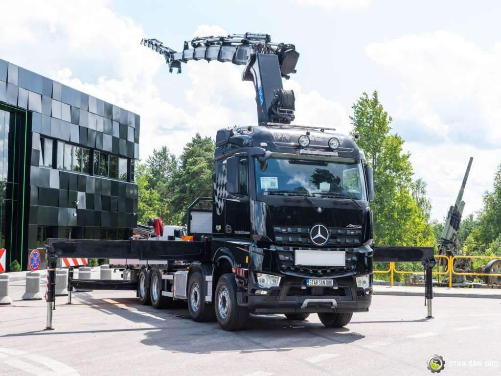 Mercedes-Benz AROCS 3251 8x4 HMF 8520 Fly Jib Winch - Автоманипулятор: фото 2 Mercedes-Benz AROCS 3251 8x4 HMF 8520 Fly Jib Winch - Автоманипулятор: фото 2