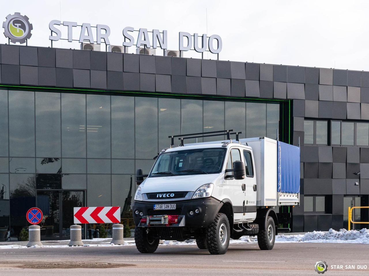 - Фургон с закрытым кузовом: фото 1 - Фургон с закрытым кузовом: фото 1