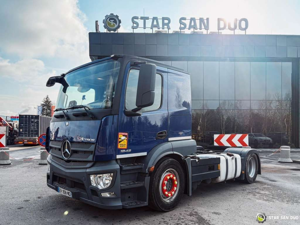Mercedes-Benz ACTROS 1843 4x2 EURO 6 Hydraulic LOHR - Тягач: фото 1 Mercedes-Benz ACTROS 1843 4x2 EURO 6 Hydraulic LOHR - Тягач: фото 1