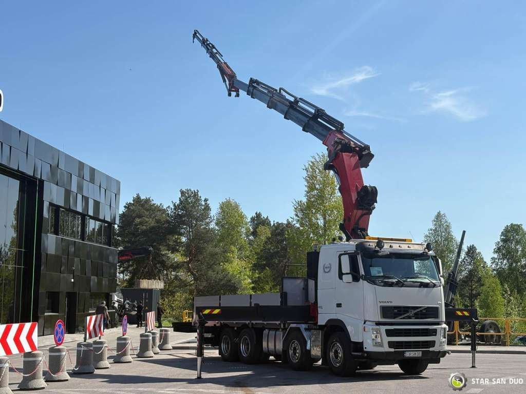 Volvo FH 520 8x4 HMF THOR K6 Fly Jib Euro 4 Winch - Автоманипулятор: фото 2 Volvo FH 520 8x4 HMF THOR K6 Fly Jib Euro 4 Winch - Автоманипулятор: фото 2