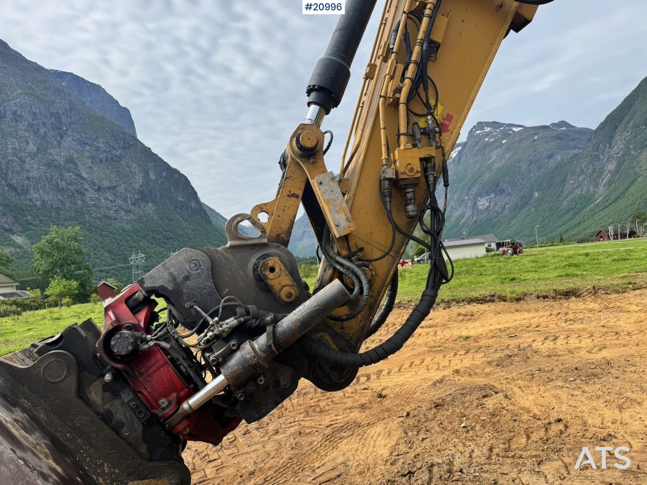 Гусеничный экскаватор Caterpillar 320EL: фото 27