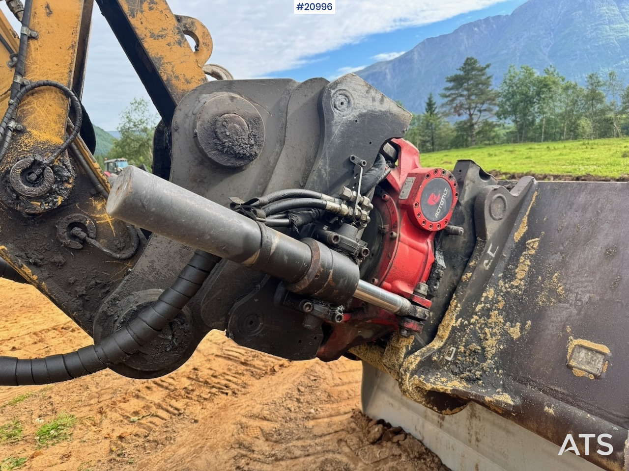 Гусеничный экскаватор Caterpillar 320EL: фото 30