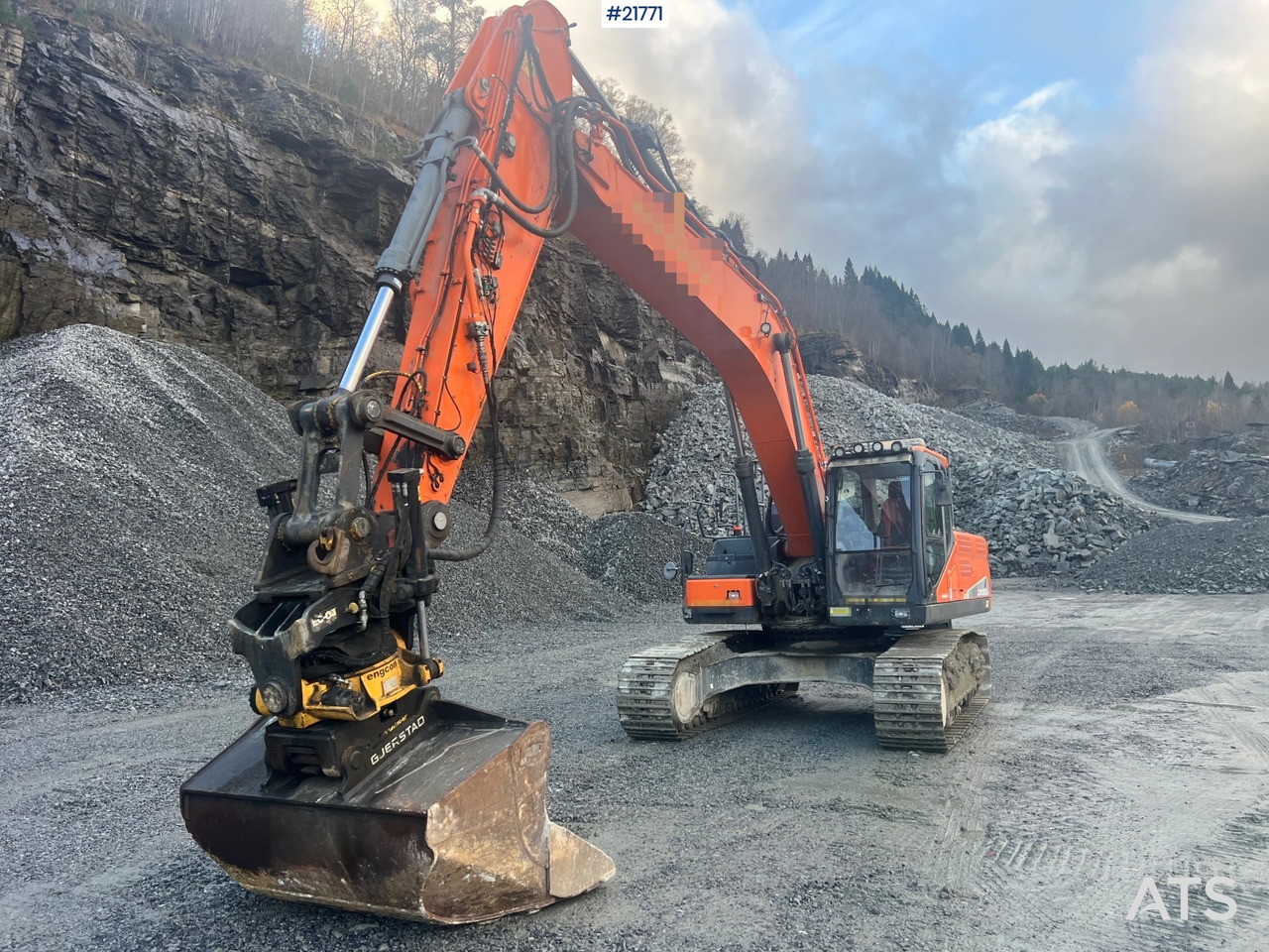 Doosan Dx300lc-5 Gravemaskin m/ rototilt og pusseskuffe - Экскаватор: фото 3 Doosan Dx300lc-5 Gravemaskin m/ rototilt og pusseskuffe - Экскаватор: фото 3
