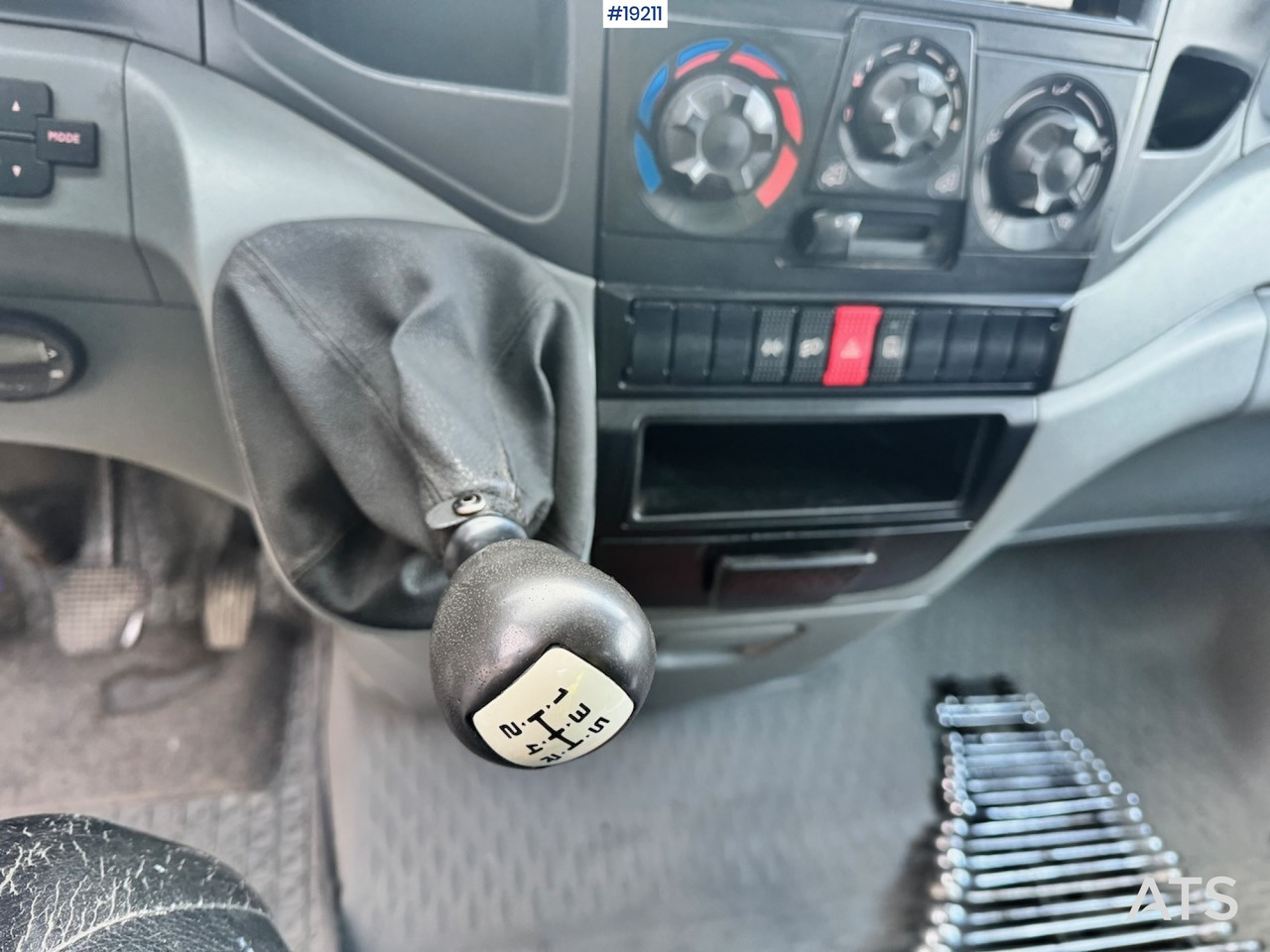 Грузовик бортовой/ Платформа Iveco 35S14: фото 22