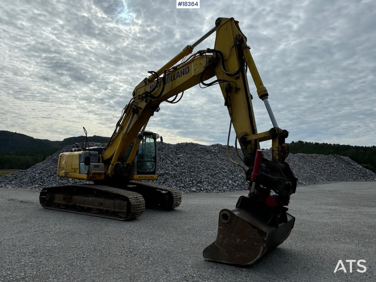 Kobelco E215B - Экскаватор: фото 2 Kobelco E215B - Экскаватор: фото 2