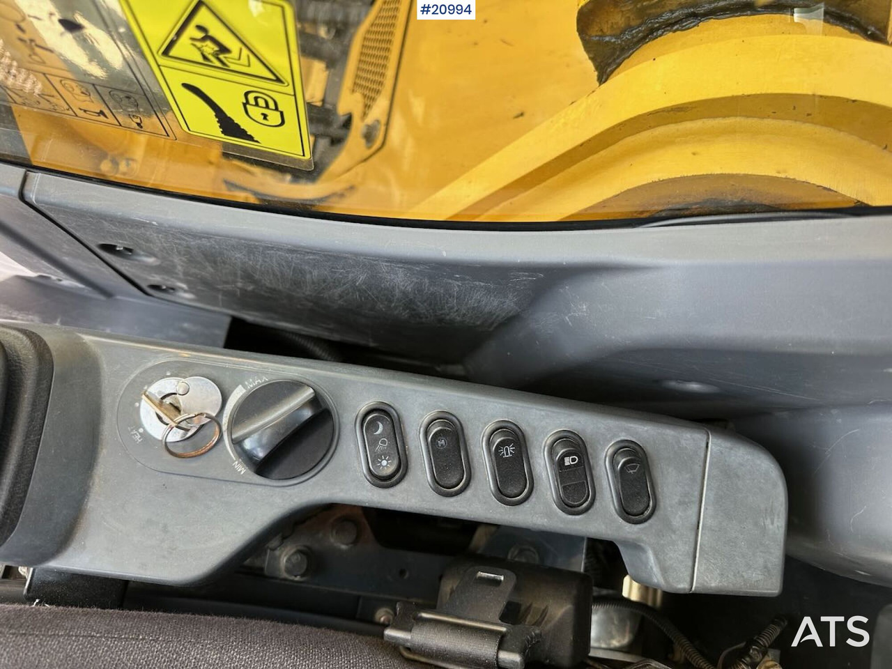 Гусеничный экскаватор Komatsu PC228USLC-10: фото 38