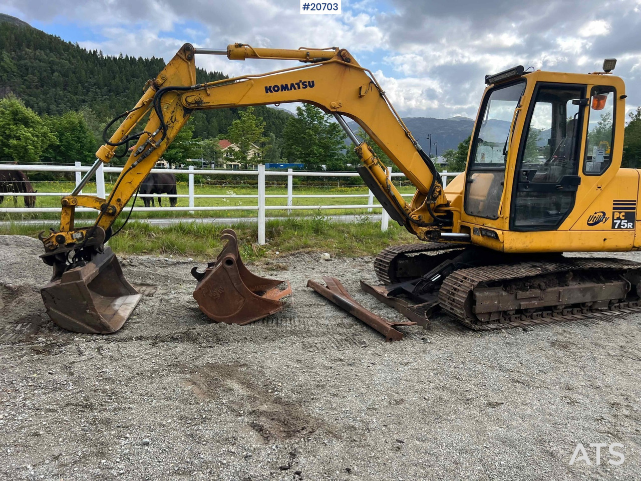 Экскаватор Komatsu PC75: фото 9
