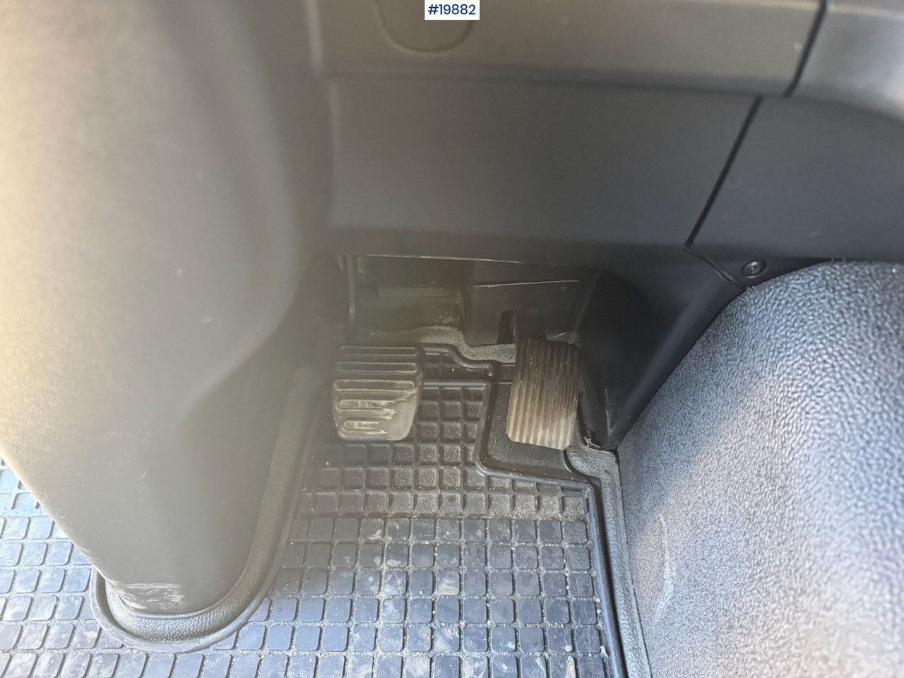 Грузовик с закрытым кузовом MAN TGM 18.290: фото 18 Грузовик с закрытым кузовом MAN TGM 18.290: фото 18