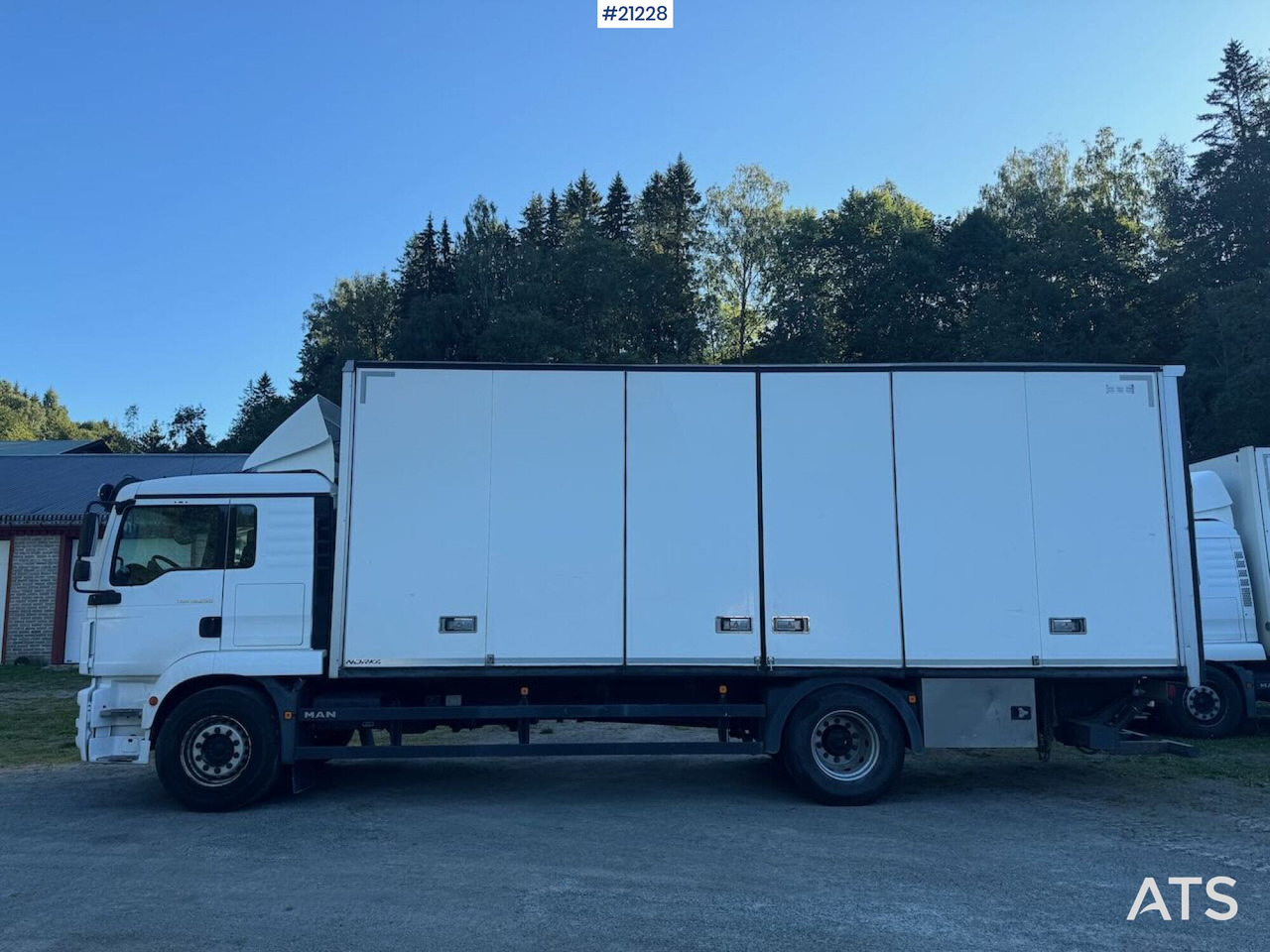 MAN TGM 18.290 - Грузовик с закрытым кузовом: фото 2 MAN TGM 18.290 - Грузовик с закрытым кузовом: фото 2