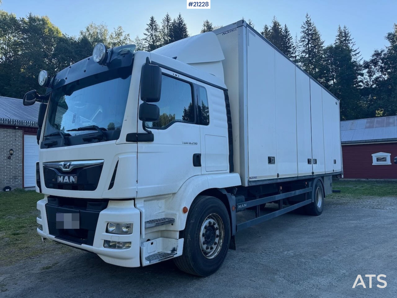 MAN TGM 18.290 - Грузовик с закрытым кузовом: фото 1 MAN TGM 18.290 - Грузовик с закрытым кузовом: фото 1