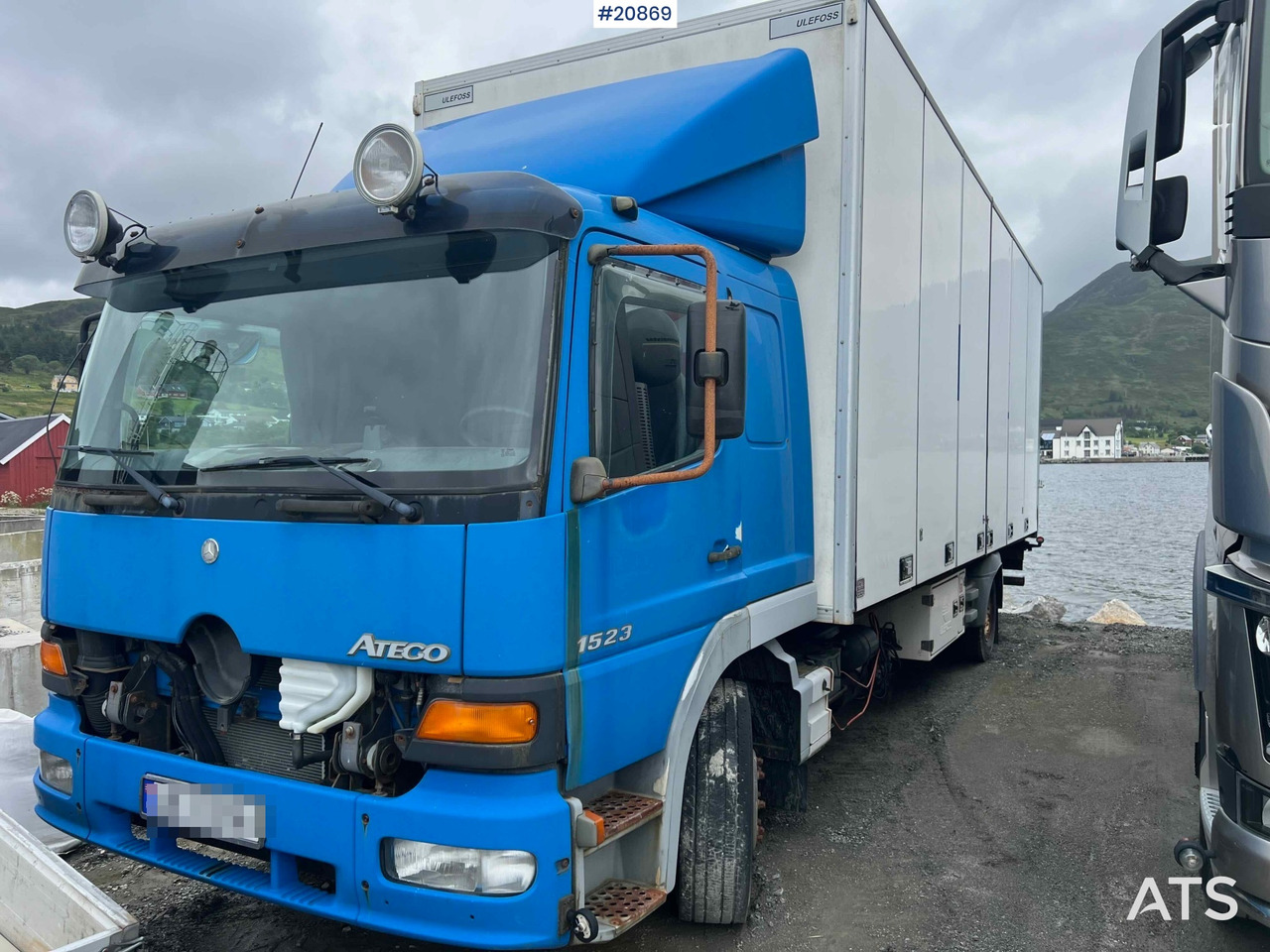 Mercedes 1523 4x2 skapbil m/ full sideåpning og lift Rep.objekt - Грузовик с закрытым кузовом: фото 1 Mercedes 1523 4x2 skapbil m/ full sideåpning og lift Rep.objekt - Грузовик с закрытым кузовом: фото 1