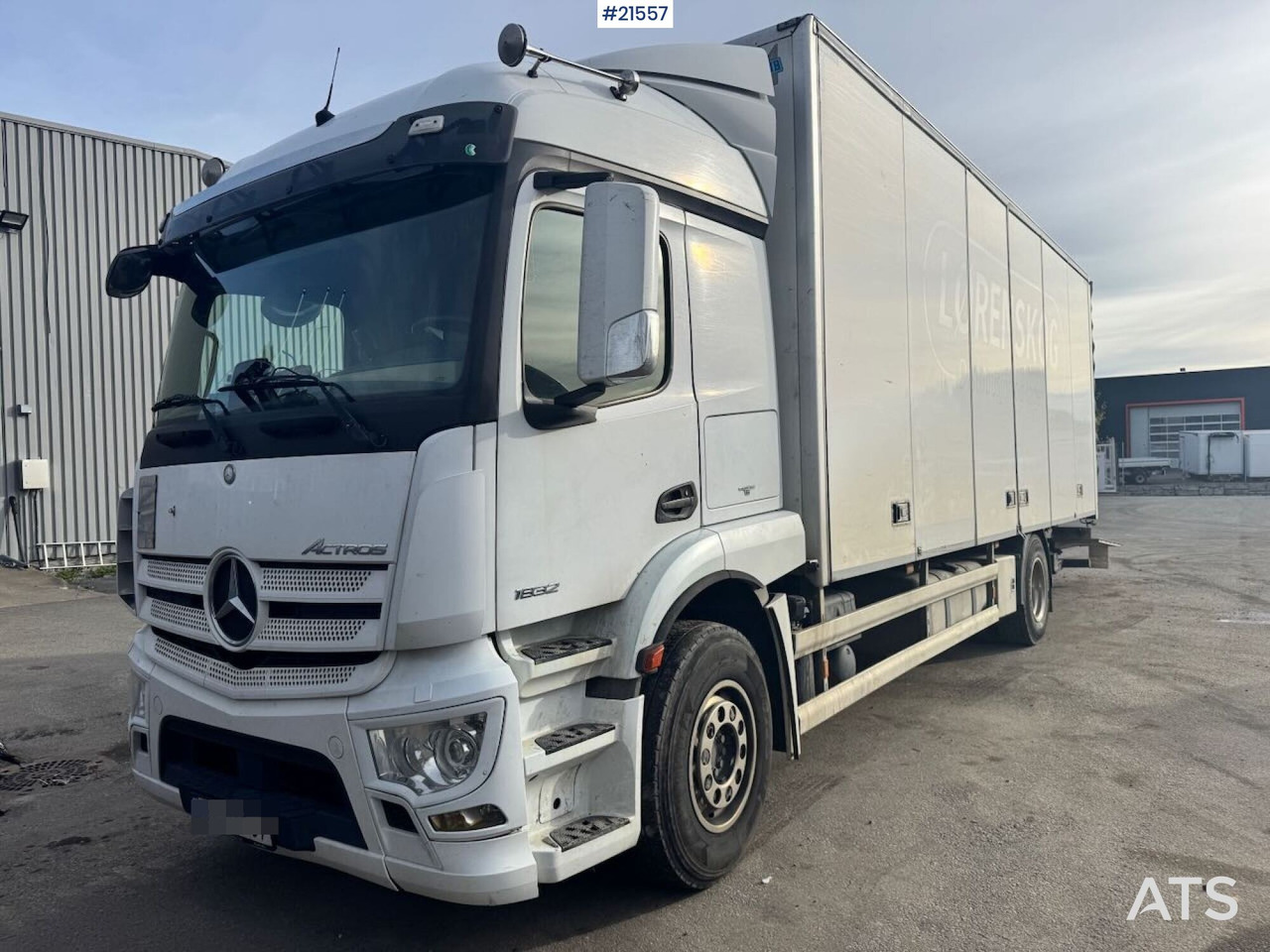 Mercedes Actros 1832 - Грузовик с закрытым кузовом: фото 1 Mercedes Actros 1832 - Грузовик с закрытым кузовом: фото 1