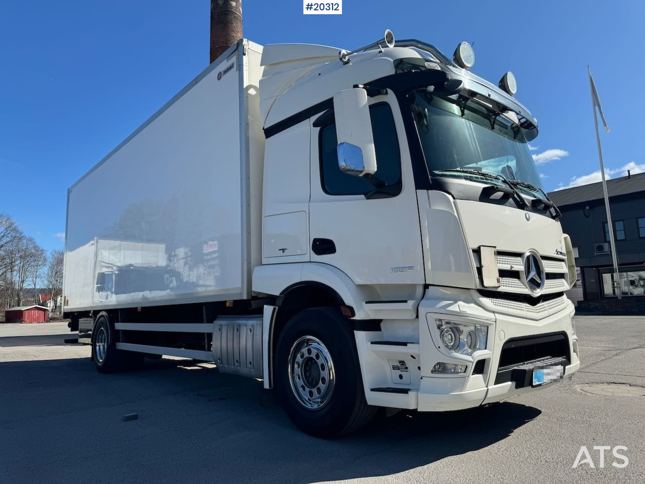 Mercedes Actros 1833 - Грузовик с закрытым кузовом: фото 1 Mercedes Actros 1833 - Грузовик с закрытым кузовом: фото 1