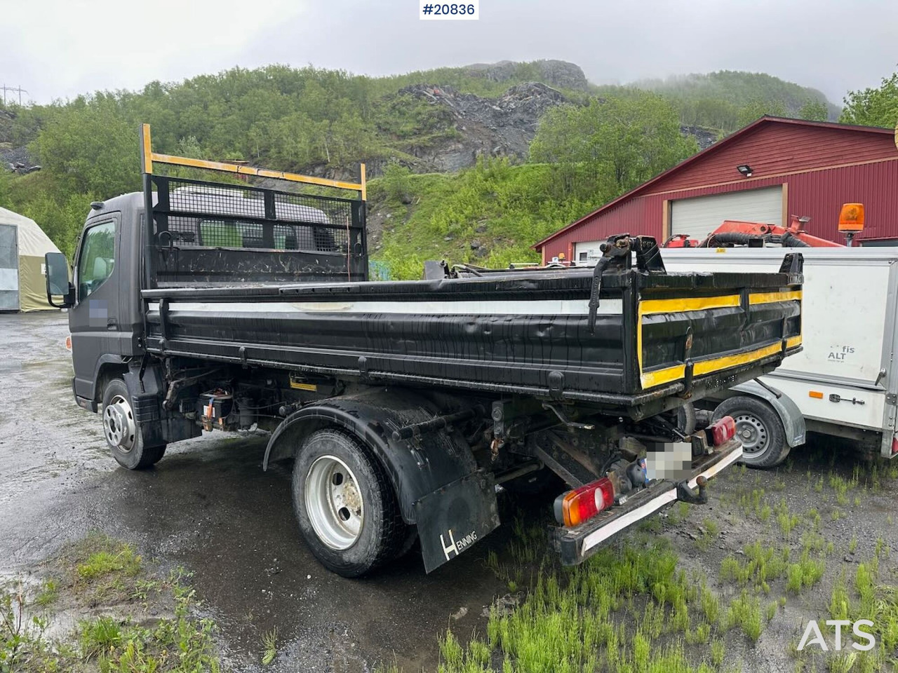 Mitsubishi Fuso - Грузовик бортовой/ Платформа: фото 3 Mitsubishi Fuso - Грузовик бортовой/ Платформа: фото 3