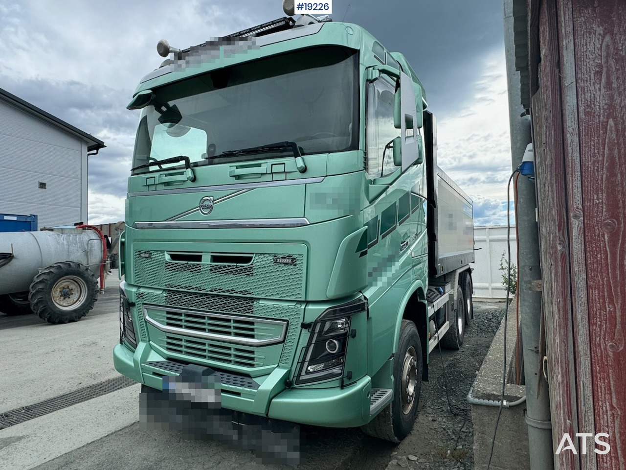 Самосвал Volvo FH16 750: фото 8