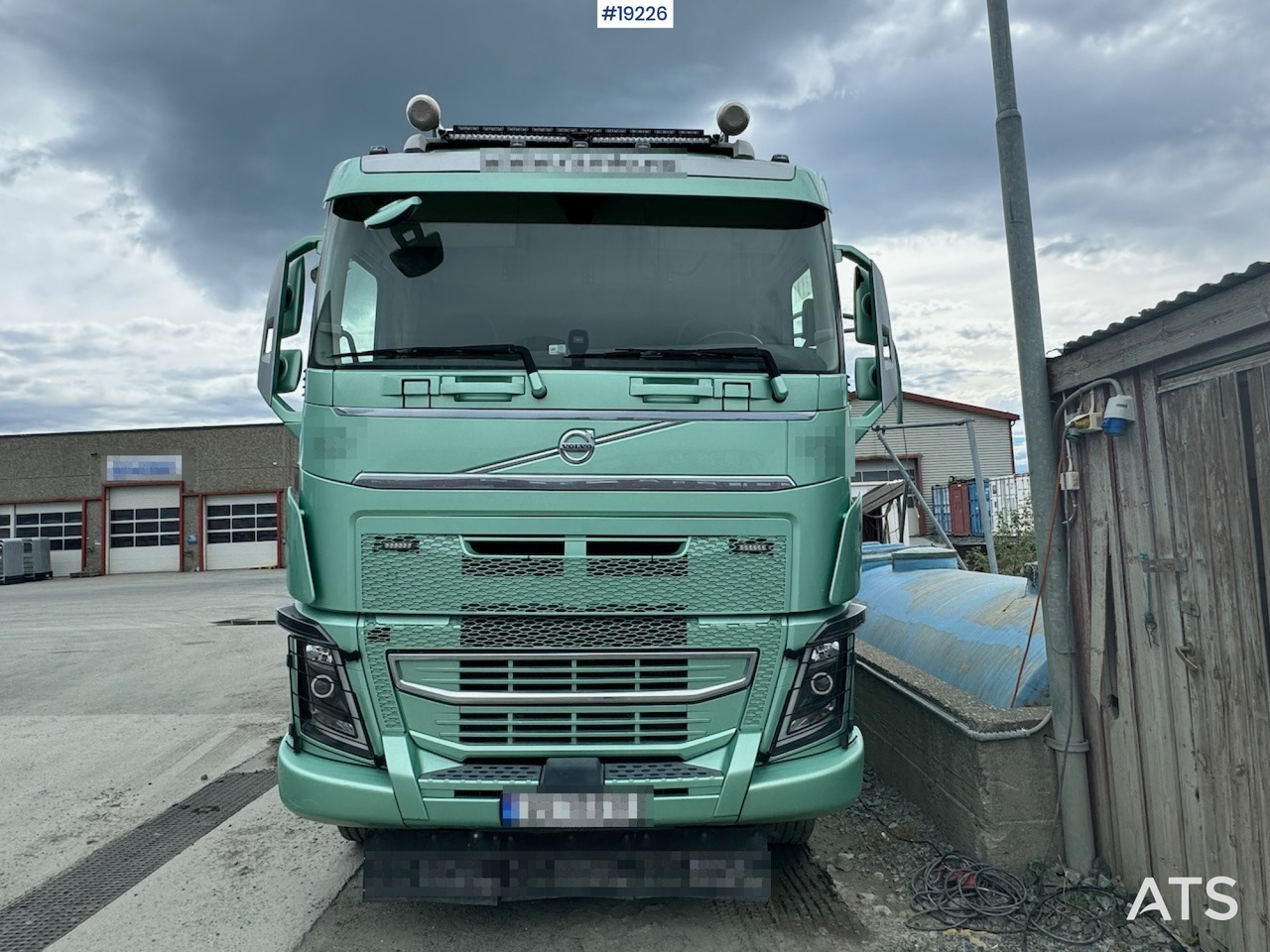 Самосвал Volvo FH16 750: фото 9