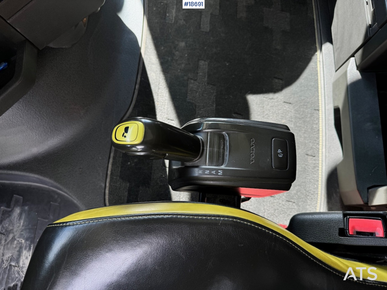 Самосвал Volvo FH650: фото 31