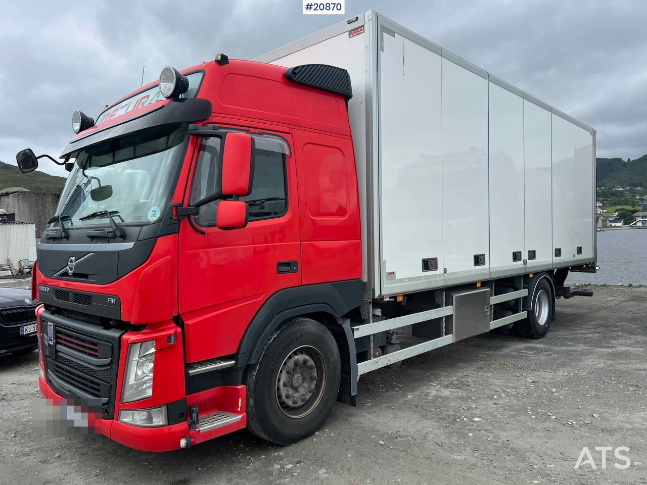 Volvo FM 330 - Грузовик с закрытым кузовом: фото 1 Volvo FM 330 - Грузовик с закрытым кузовом: фото 1
