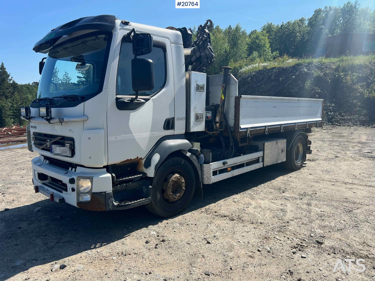 Volvo Fl-240 - Грузовик бортовой/ Платформа, Автоманипулятор: фото 1 Volvo Fl-240 - Грузовик бортовой/ Платформа, Автоманипулятор: фото 1