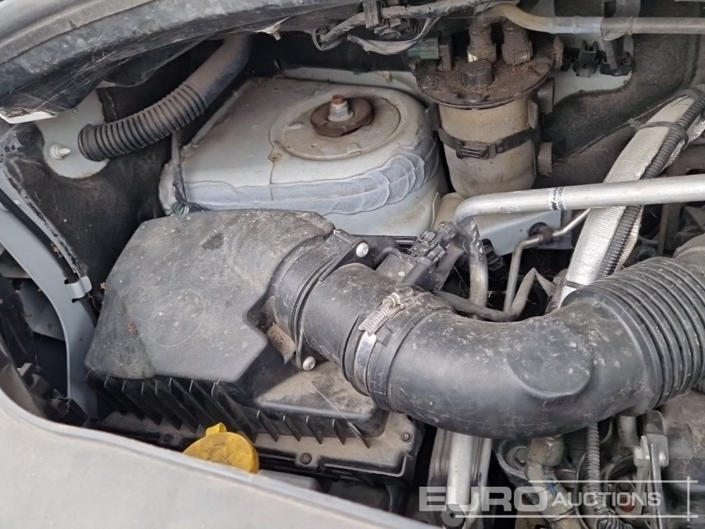 Грузовик с подъемником 2019 Renault Master 135: фото 16