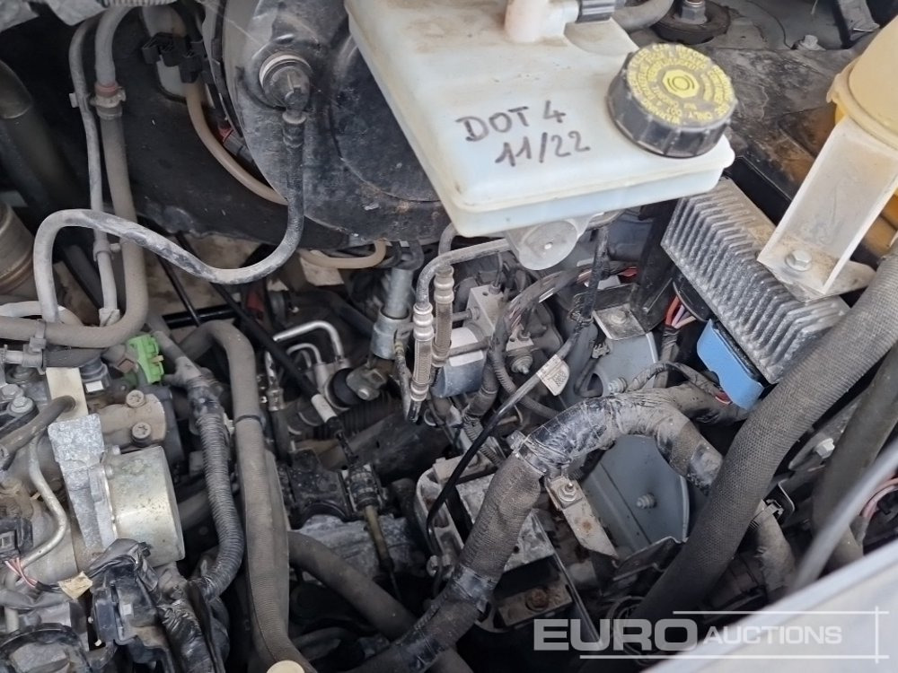 Грузовик с подъемником 2019 Renault Master 135: фото 15