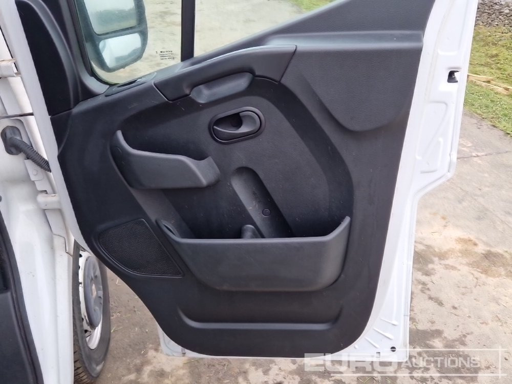 Грузовик с подъемником 2019 Renault Master 135: фото 32