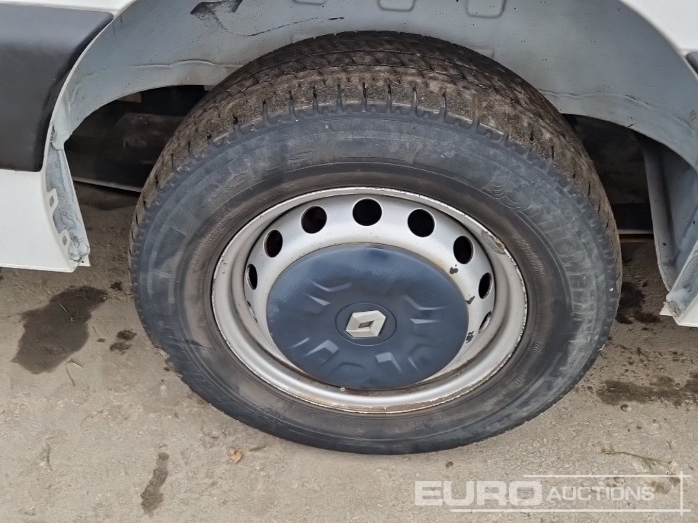 Грузовик с подъемником 2019 Renault Master 135: фото 12