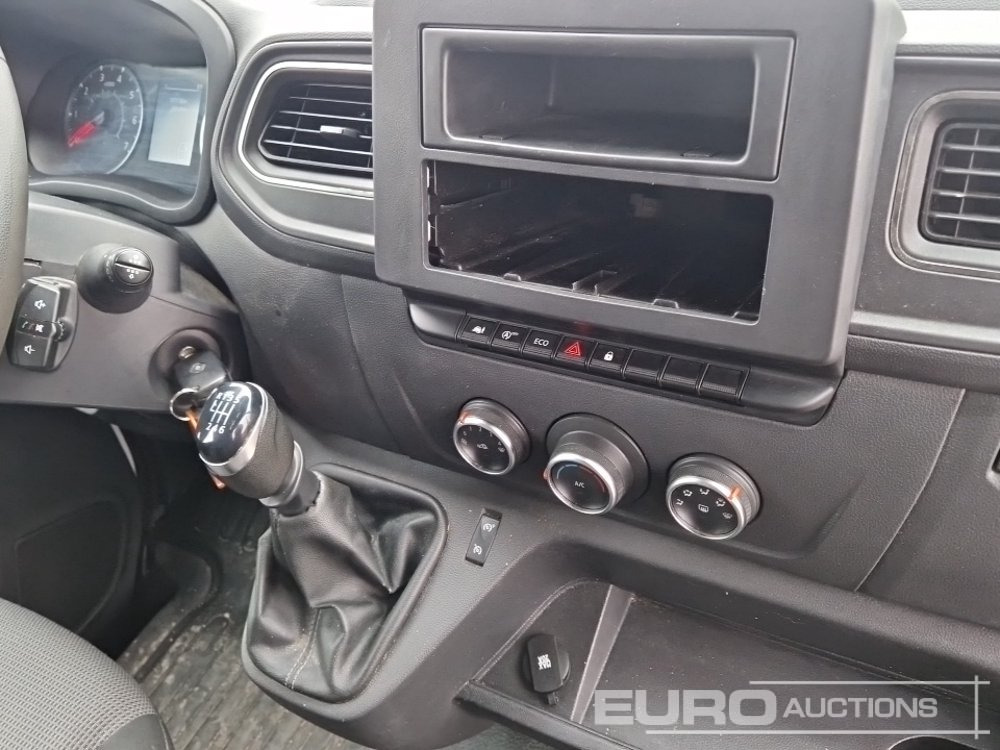 Грузовик с подъемником 2019 Renault Master 135: фото 37