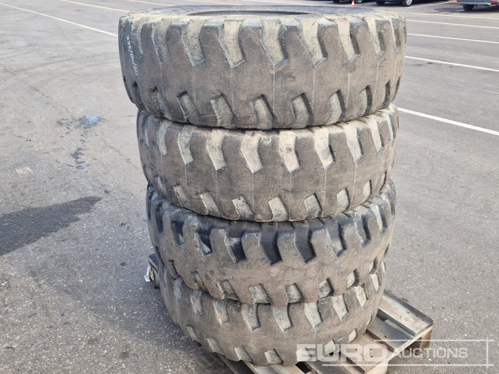 335/80/20 Tyres (4 of) - Шина: фото 2 335/80/20 Tyres (4 of) - Шина: фото 2