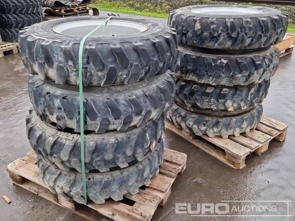 Alliance 8.25-20 Tyres with Rims (4 of) - Шина: фото 2 Alliance 8.25-20 Tyres with Rims (4 of) - Шина: фото 2