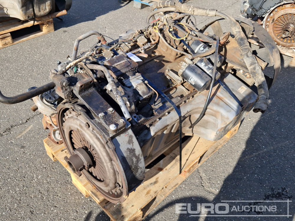 Deutz 6 Cylinder Turbo Diesel Engine - Двигатель: фото 1 Deutz 6 Cylinder Turbo Diesel Engine - Двигатель: фото 1
