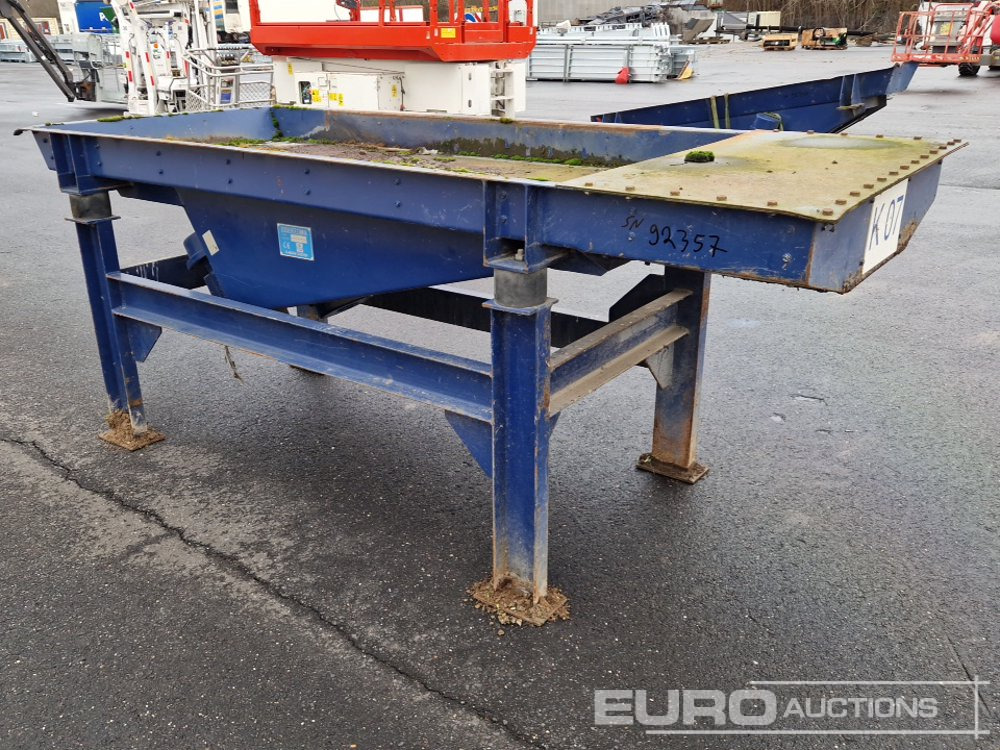 Dosiertechnik Static Screener, Rinne Dosing Technology, Capacity 5 -10 Tons per hour, Engine Type R1550/4 , Power 2x 2.5 Kw - Грохот: фото 2 Dosiertechnik Static Screener, Rinne Dosing Technology, Capacity 5 -10 Tons per hour, Engine Type R1550/4 , Power 2x 2.5 Kw - Грохот: фото 2