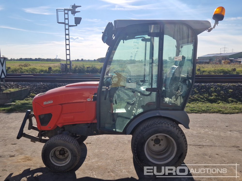 Hako 4WD Compact Tractor (No Drive Shaft) - Минитрактор: фото 2 Hako 4WD Compact Tractor (No Drive Shaft) - Минитрактор: фото 2