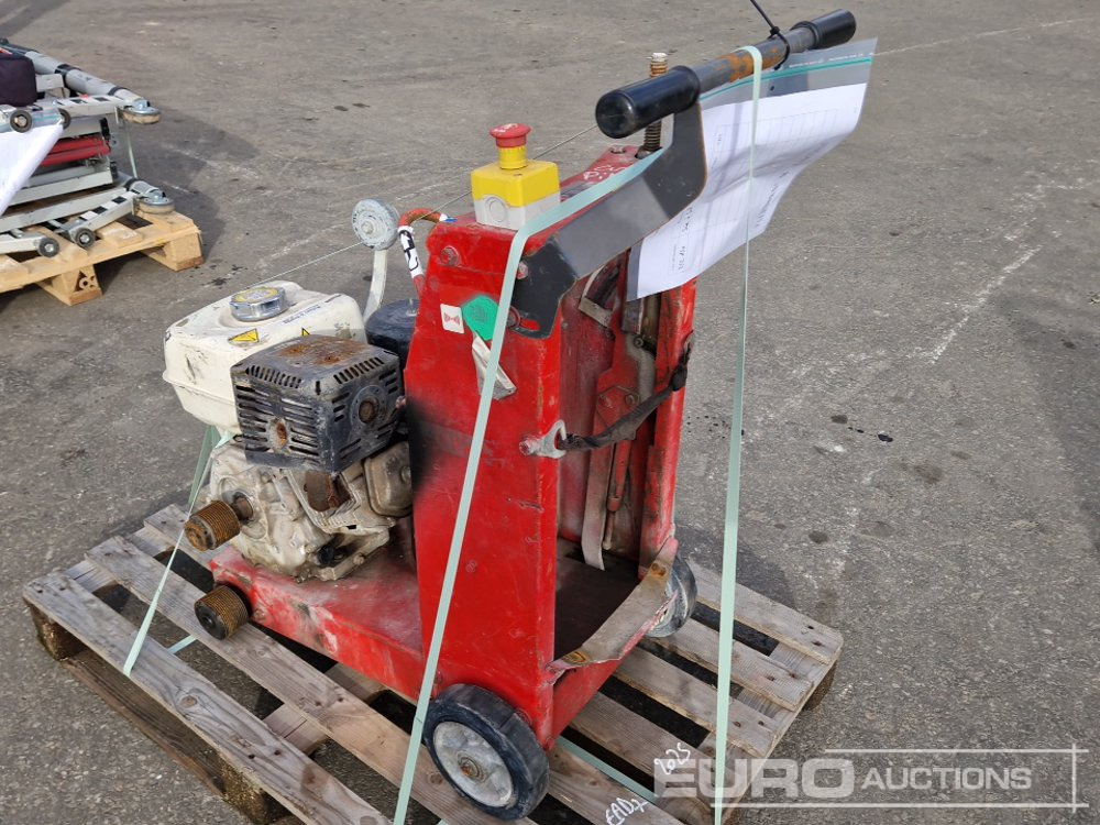 Husqvarna Walk Behind Asphalt Saw - Асфальтоукладочная техника: фото 1 Husqvarna Walk Behind Asphalt Saw - Асфальтоукладочная техника: фото 1