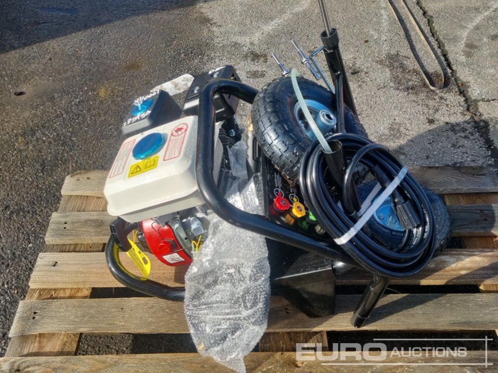 MAXWIN MT3500PSI Petrol Power Washer, 240Bar, 6.5HP - Строительное оборудование: фото 2 MAXWIN MT3500PSI Petrol Power Washer, 240Bar, 6.5HP - Строительное оборудование: фото 2