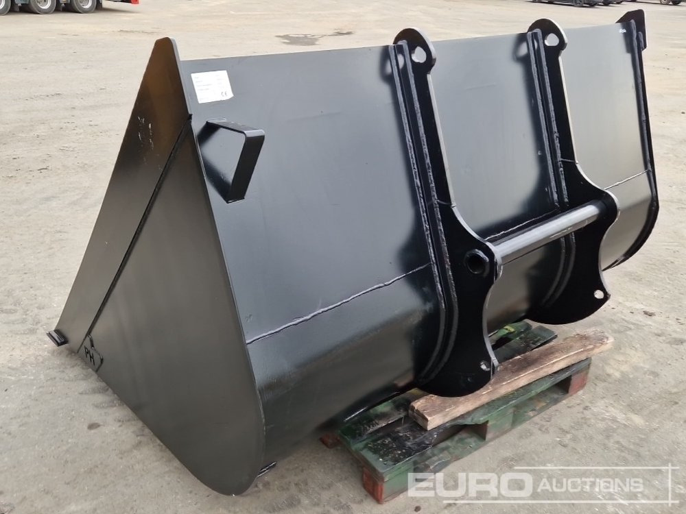 Unused 2025 94" 3m³ Front Loading Bucket to suit Manitou Telehandlers with Reinforcement on Sides and Corners + Replacable Cutting Edge - Ковш: фото 2 Unused 2025 94" 3m³ Front Loading Bucket to suit Manitou Telehandlers with Reinforcement on Sides and Corners + Replacable Cutting Edge - Ковш: фото 2