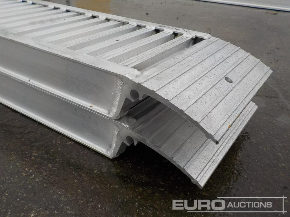 Unused CLM 85.25 Aluminium Loading Ramps (2of) 2920kg Capacity, 2500mm Length - Погрузочная рампа: фото 4 Unused CLM 85.25 Aluminium Loading Ramps (2of) 2920kg Capacity, 2500mm Length - Погрузочная рампа: фото 4