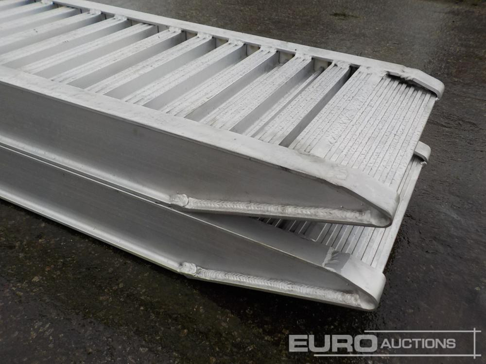 Unused CLM 85.25 Aluminium Loading Ramps (2of) 2920kg Capacity, 2500mm Length - Погрузочная рампа: фото 3 Unused CLM 85.25 Aluminium Loading Ramps (2of) 2920kg Capacity, 2500mm Length - Погрузочная рампа: фото 3