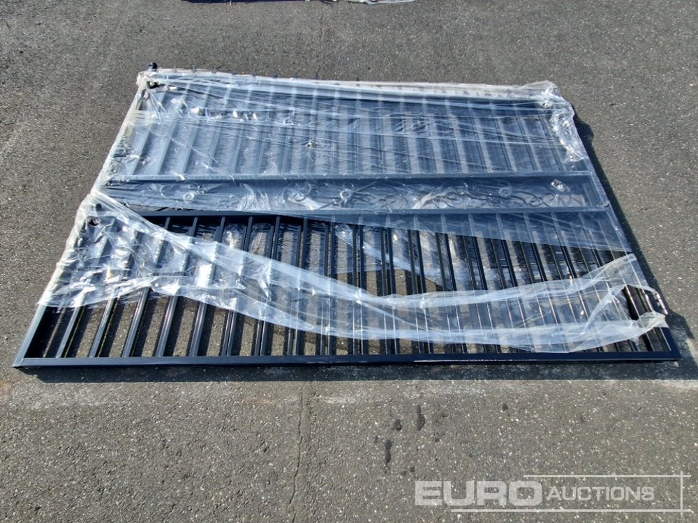 Unused Steel Gates - Строительное оборудование: фото 1 Unused Steel Gates - Строительное оборудование: фото 1