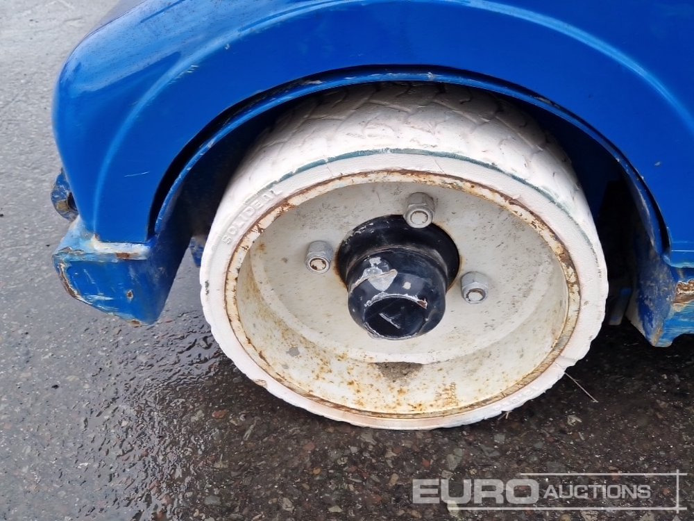 Up-Right MB 20N - Вертикальный мачтовый подъемник: фото 5 Up-Right MB 20N - Вертикальный мачтовый подъемник: фото 5