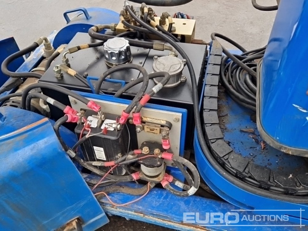 Up-Right MB 20N - Вертикальный мачтовый подъемник: фото 3 Up-Right MB 20N - Вертикальный мачтовый подъемник: фото 3