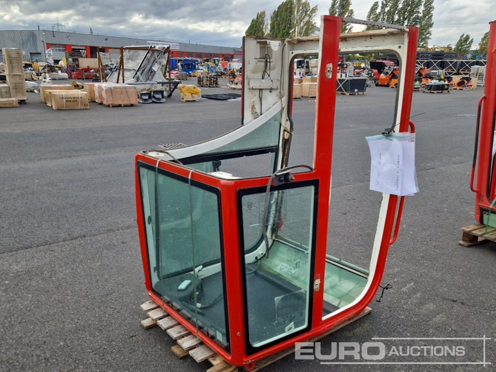 Cabin to suit Volvo ECR25D - Запчасти для Экскаваторов: фото 1 Cabin to suit Volvo ECR25D - Запчасти для Экскаваторов: фото 1
